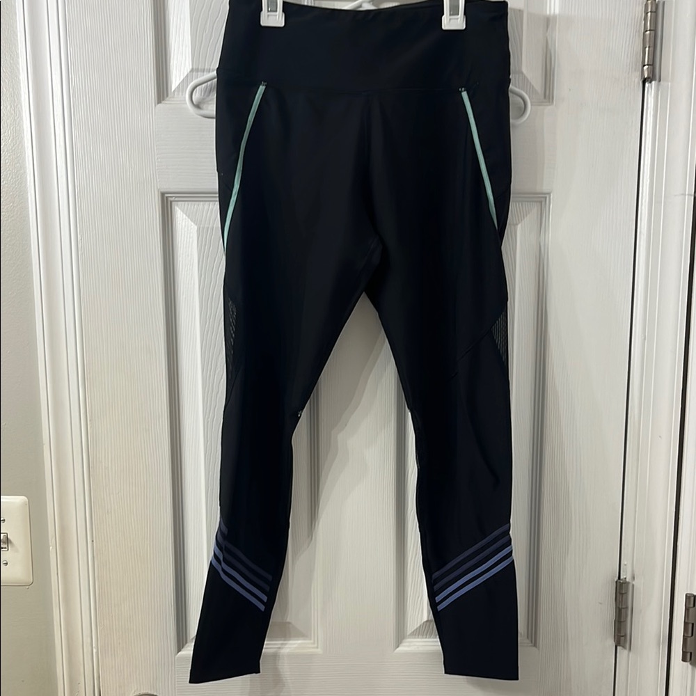 Soulcycle Black Leggings with Stripes and mesh inserts size Medium